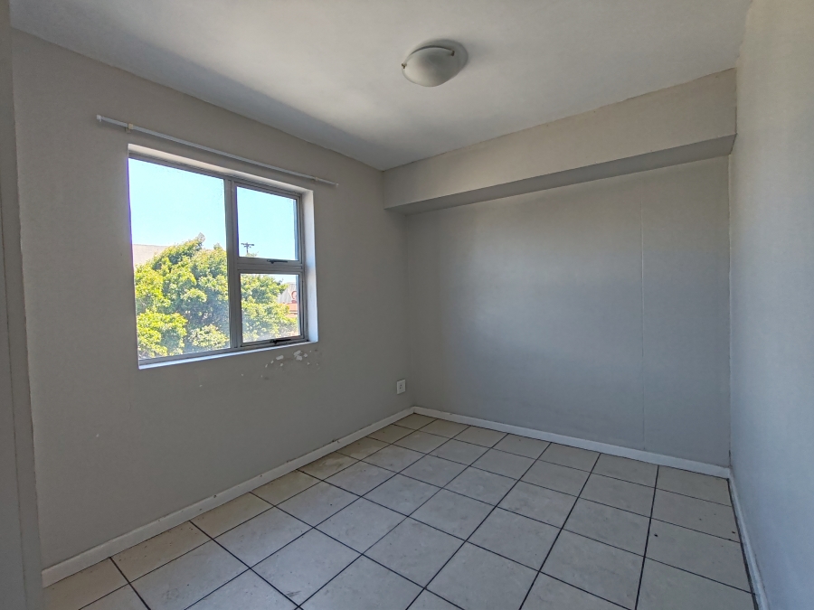 1 Bedroom Property for Sale in Maitland Western Cape